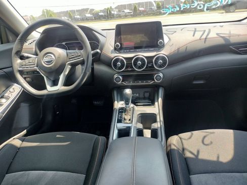 Used 2021 Nissan Sentra SV FWD image 2