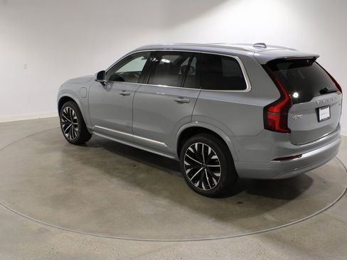 New 2026 Volvo XC90 T8 Plus image 4