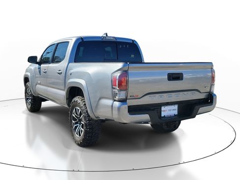 Used 2020 Toyota Tacoma TRD Sport image 4