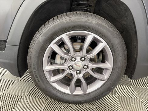 Used 2024 GMC Terrain SLT AWD/4WD image 13