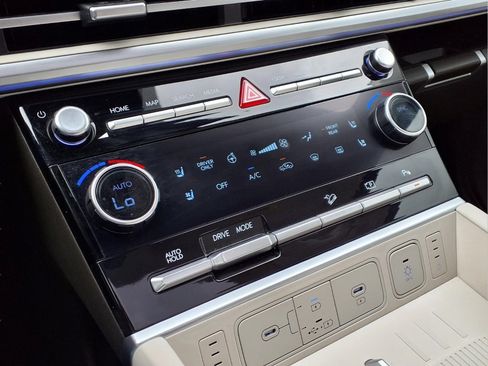 Used 2024 Hyundai Santa Fe Calligraphy FWD image 21
