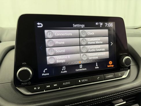 Used 2024 Nissan Rogue SV image 21