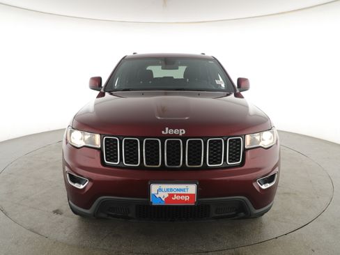 Used 2021 Jeep Grand Cherokee Laredo image 2
