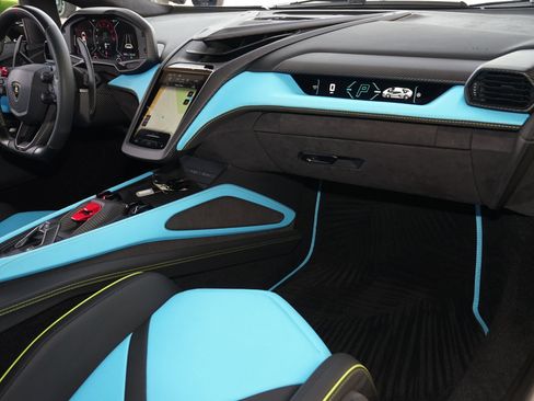 Used 2024 Lamborghini Revuelto AWD/4WD image 14