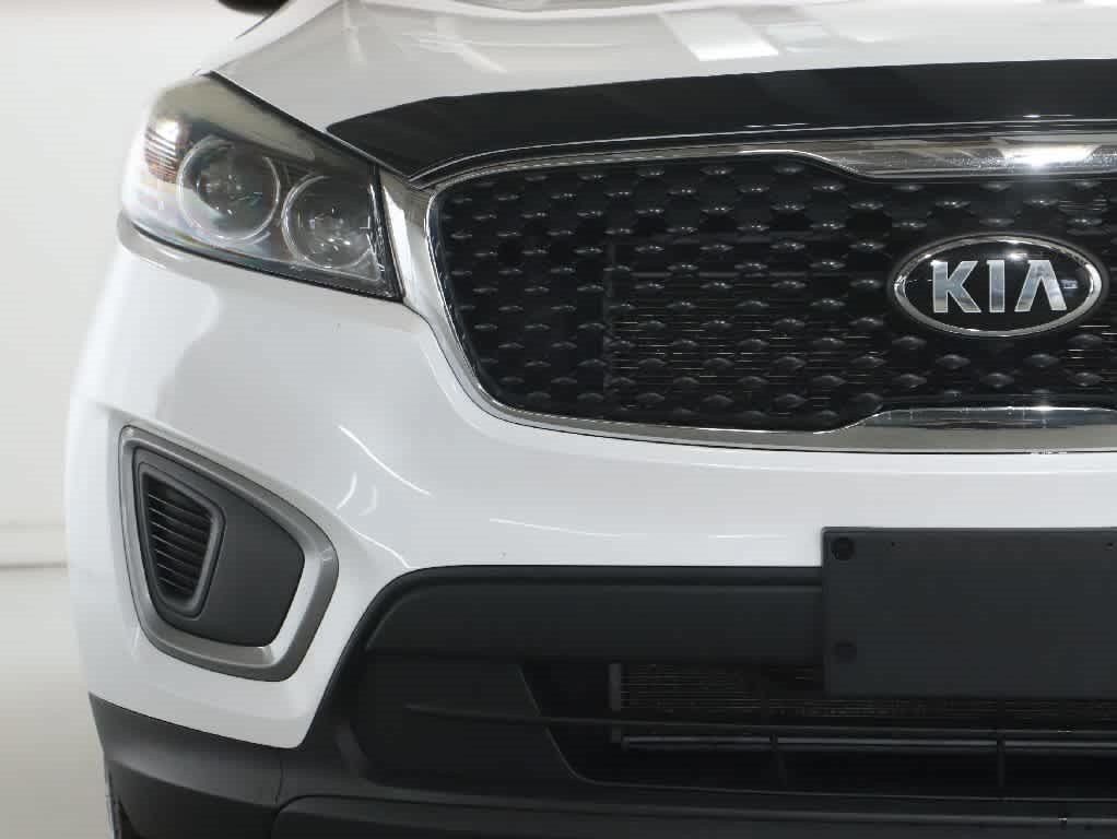 Used 2017 Kia Sorento FWD image 6