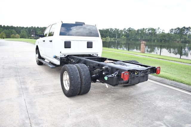 Used 2022 RAM 3500 Tradesman w/ Chrome Appearance Group AWD/4WD image 5