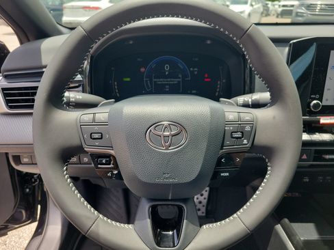 Used 2026 Toyota Camry SE FWD image 19