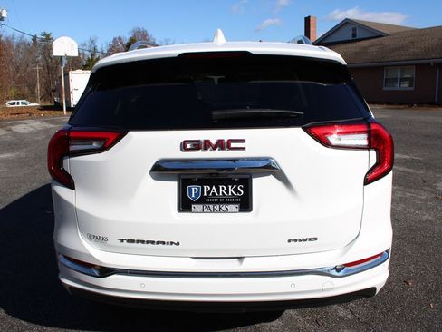 Used 2022 GMC Terrain Denali w/ Denali Premium Package image 8