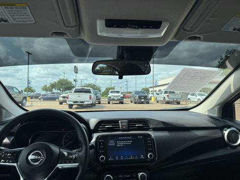 Used 2025 Nissan Versa SR w/ Trunk Package FWD image 18