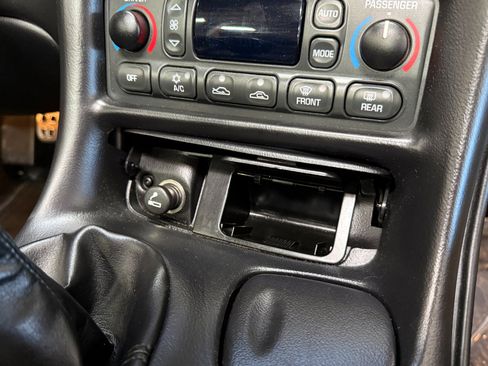 Used 2002 Chevrolet Corvette w/ Preferred Equipment Group2 image 74