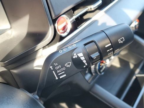 Used 2024 Mitsubishi Outlander SE image 25