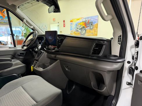 Used 2023 Ford Transit 350 XLT image 25
