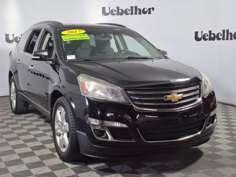 Used 2017 Chevrolet Traverse LT w/ Style and Technology Package FWD image 1