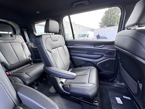 New 2026 Jeep Grand Cherokee L Limited w/ Limited Altitude Package image 22