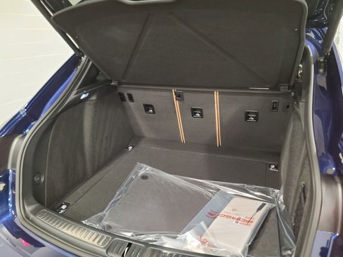 New 2026 Porsche Macan AWD/4WD image 31
