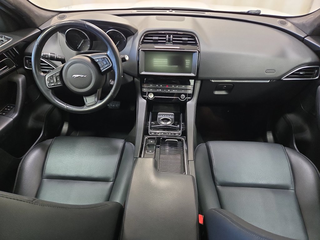 Used 2020 Jaguar F-PACE Premium AWD/4WD image 12