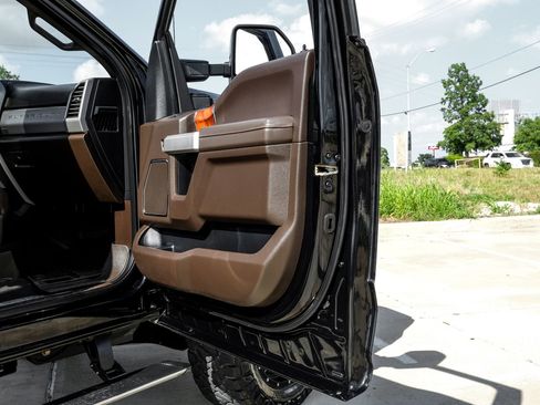 Used 2019 Ford F250 King Ranch w/ King Ranch Ultimate Package AWD/4WD image 49
