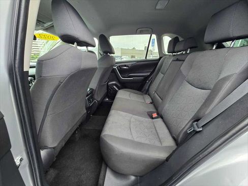 Used 2022 Toyota RAV4 XLE FWD image 15