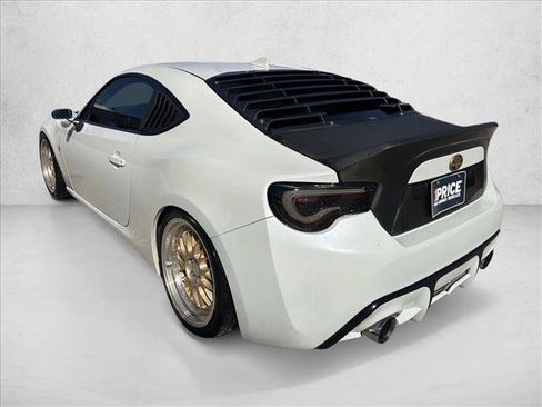 Used 2017 Toyota 86 RWD image 3