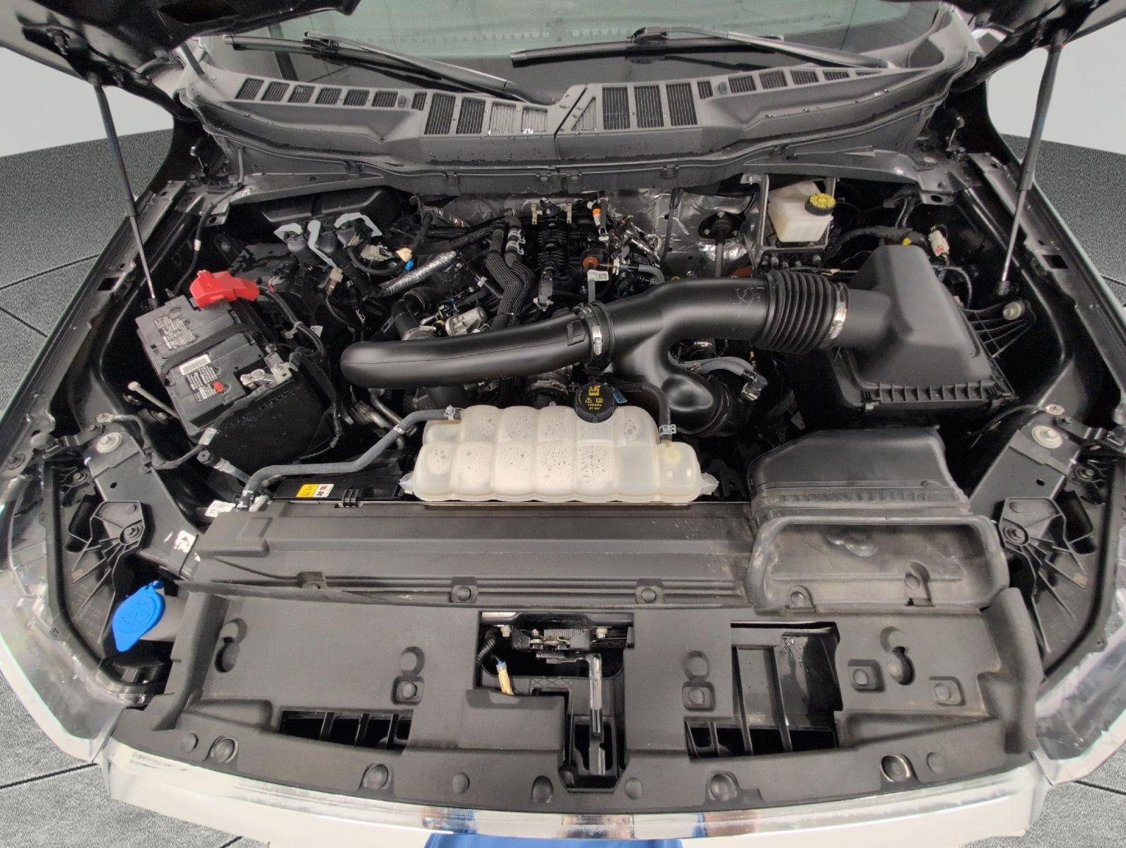 Used 2024 Ford F150 Lariat w/ Tow/Haul Package AWD/4WD image 7