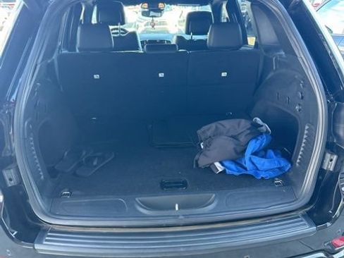 Used 2020 Jeep Grand Cherokee Altitude image 12