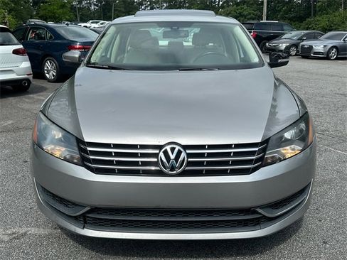 Used 2013 Volkswagen Passat TDI SE image 2