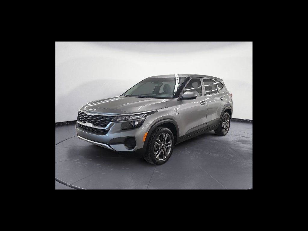 Used 2023 Kia Seltos LX AWD/4WD image 2