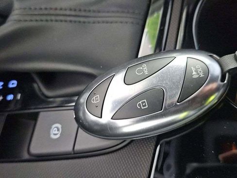 Used 2025 Hyundai Elantra Limited image 10