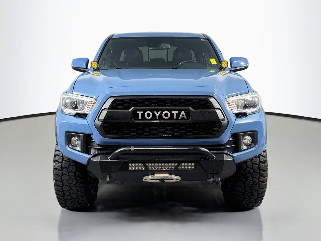 Used 2019 Toyota Tacoma TRD Off-Road AWD/4WD image 3