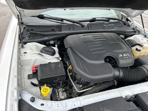 Used 2019 Dodge Challenger SXT image 31