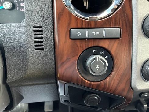Used 2013 Ford F250 Lariat w/ Lariat Interior Pkg AWD/4WD image 14