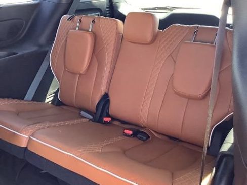 Certified 2024 Chrysler Pacifica Pinnacle FWD image 23