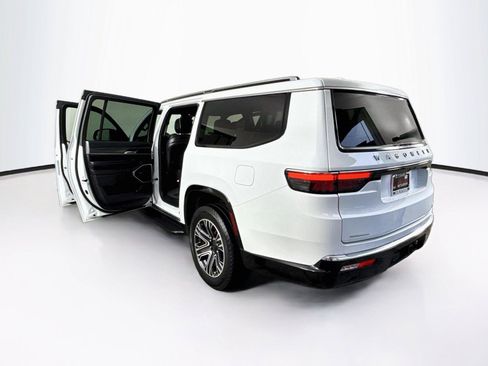 Used 2023 Jeep Wagoneer L Series II AWD/4WD image 44