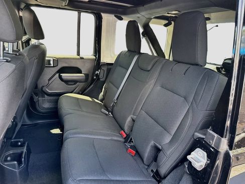Used 2022 Jeep Wrangler Unlimited Sport w/ Sun And Sound Package AWD/4WD image 25