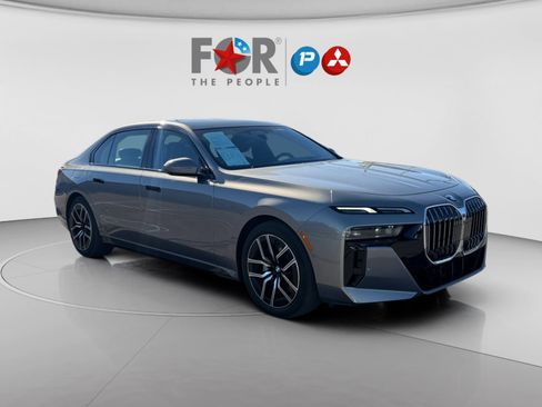 Used 2023 BMW 740i RWD image 7