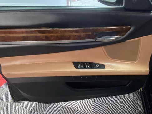 Used 2013 BMW 750Li xDrive image 20