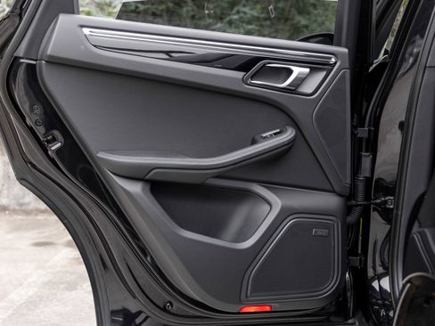 Certified 2026 Porsche Macan AWD/4WD image 46