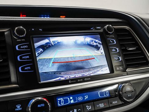 Certified 2019 Toyota Highlander XLE w/ Carpet Mat Package (TMS) FWD image 27