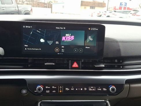 Used 2025 Kia Carnival image 17