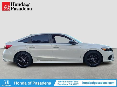 Used 2023 Honda Civic Sport image 4