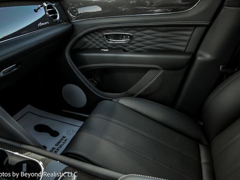 Used 2024 Bentley Bentayga image 52