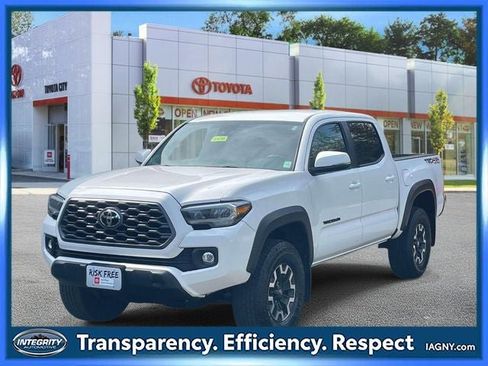 Used 2023 Toyota Tacoma TRD Off-Road image 4