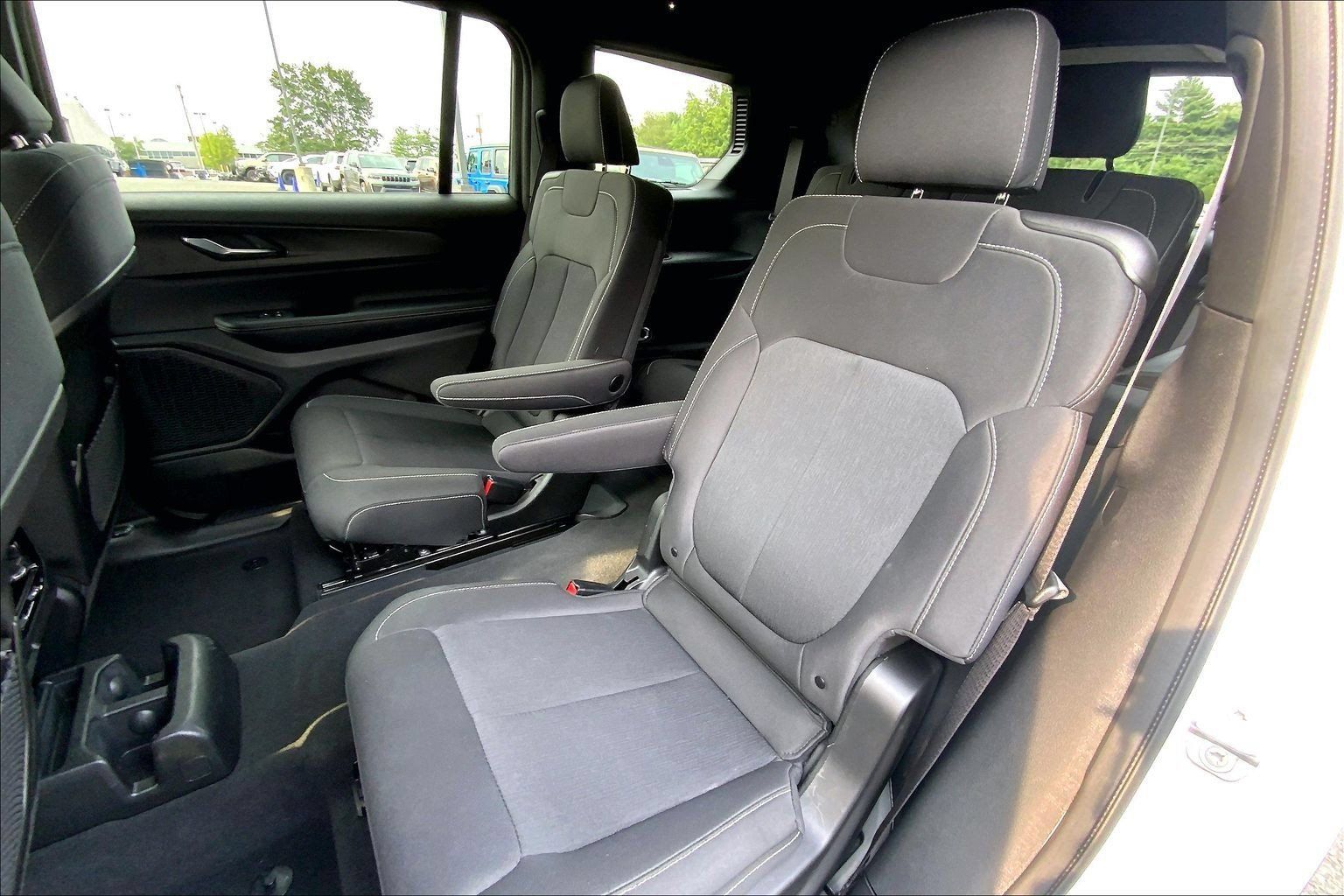 Certified 2024 Jeep Grand Cherokee L Laredo AWD/4WD image 18