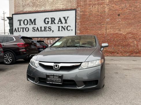 Used 2010 Honda Civic LX image 1
