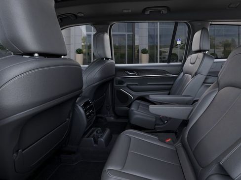 New 2026 Jeep Grand Cherokee L Limited w/ Limited Altitude Package AWD/4WD image 24