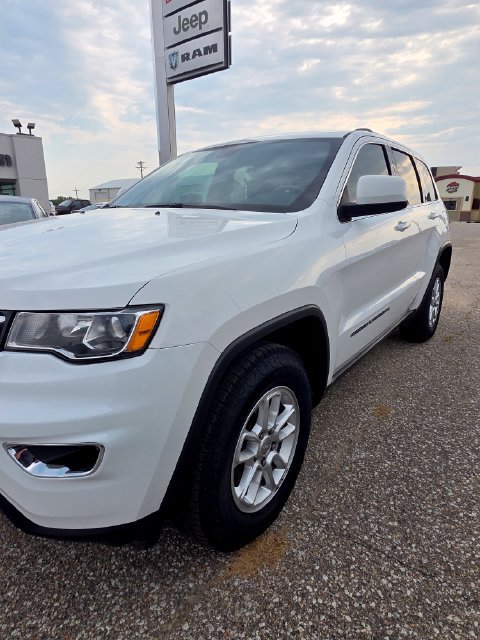 Used 2020 Jeep Grand Cherokee Laredo w/ Security & Convenience Group AWD/4WD image 3