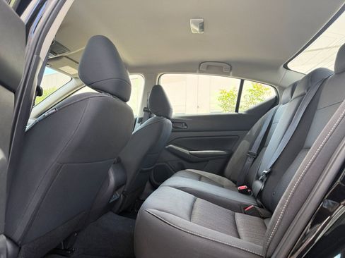 Used 2025 Nissan Altima 2.5 SV FWD image 25