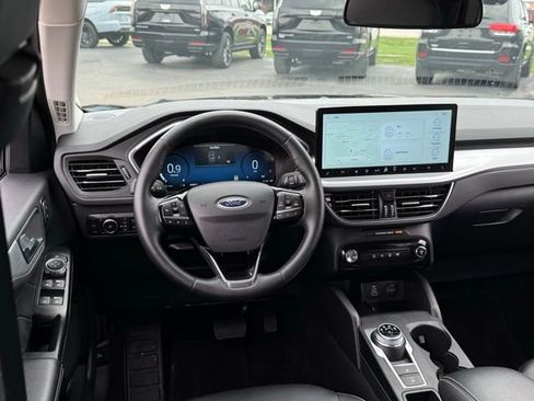 Used 2025 Ford Escape Platinum image 6