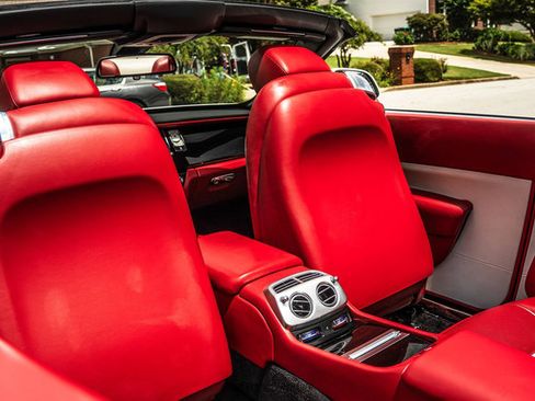 Used 2016 Rolls-Royce Dawn RWD image 52