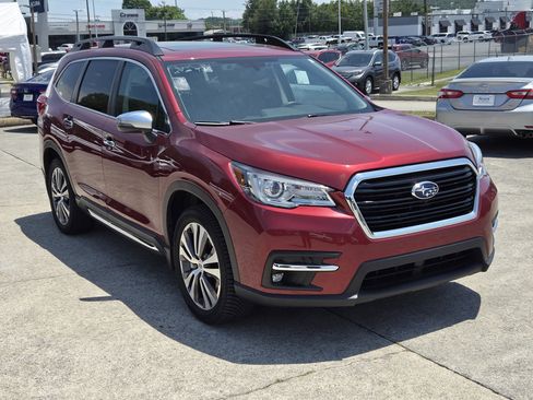 Used 2019 Subaru Ascent Touring AWD/4WD image 1